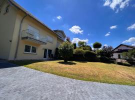 A picture of the hotel: Ferienwohnung zum Schauinslandweg