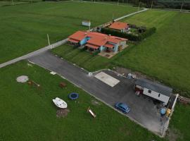 Apartamentos Rurales Miramar, hotel in Pimiango