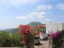 Фотографія готелю: Villetta Annunziata, indipendente e panoramica nell' Isola di Lipari