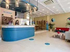 Amadei Hotel Promenade, khách sạn ở Pesaro