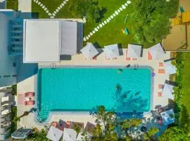 Cocoοns Suites & Villas Fourka