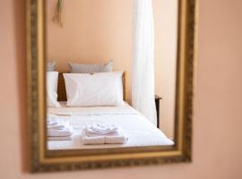 Hotel fotoğraf: Mediterranean house - 12 min from Acropolis!