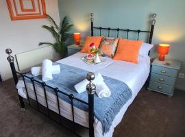 Zdjęcie hotelu: The Kingfisher, by Spires Accommodation a great place to stay for Drayton Manor Park and The NEC