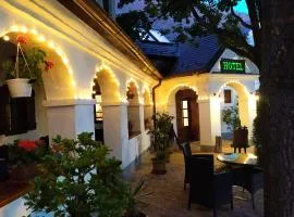 Gastland M1 Hotel & Conference Center