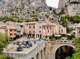 A picture of the hotel: Le Logis des Cascades 2