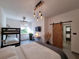 Фотография гостиницы: Bistro & Rooms pri Karlu - ex Hiša Budja