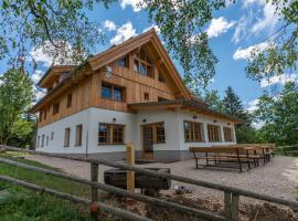 Hotel Photo: Planinska koča na Uskovnici