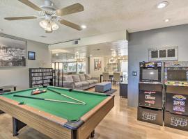 รูปภาพของโรงแรม: San Jose Retreat with Pool Table and Arcades!