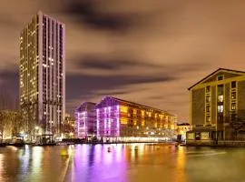 Holiday Inn Express Paris-Canal De La Villette by IHG