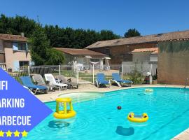 รูปภาพของโรงแรม: Bel Appartement T2 Climatisé avec piscine Poitiers-Futuroscope-CREPS de Poitiers