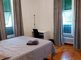 होटल की एक तस्वीर: Genova Rooms Serra C