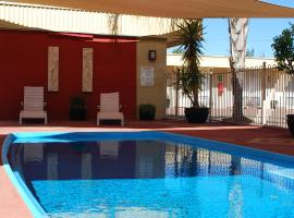 Foto do Hotel: Desert Sand Motor Inn