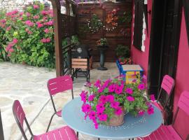 Ξενοδοχείο φωτογραφία: Vibrant holiday home in Villanueva with terrace