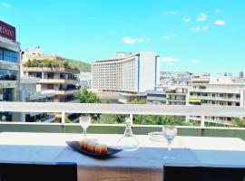 Fotos de Hotel: Downtown, penthouse apartment with great view, Pagkrati