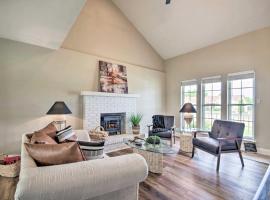 Хотел снимка: Stunning Townhome about 5 Mi to Dtwn Columbia!