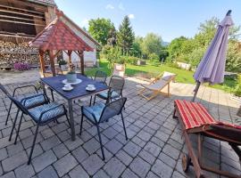 Charming village house with patio and garden, hotell sihtkohas Slovenske Konjice