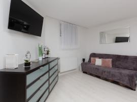 Hotel Photo: Underground Studio Apartment Warsaw Ochota by Renters