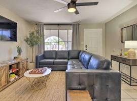 Hotel Photo: Pet-Friendly Peoria Home Patio, Grill and Foosball!