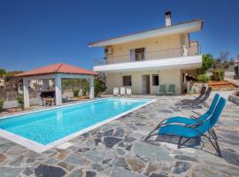 Hotel fotoğraf: Villa with Private S Pool-Theologos by GHH