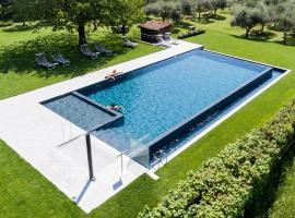 Agriturismo Cà Del Lago, hotel v destinaci Gravedona