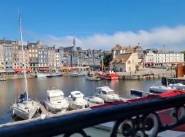 Hotelfotos: Le Petit Navire - 4P - View of the Port of Honfleur