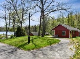 Pet Friendly Home In Asarum, hôtel à Asarum