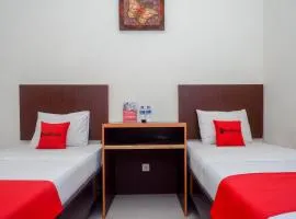 RedDoorz Syariah At Namira Hotel