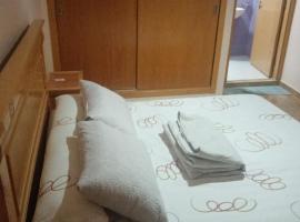 A picture of the hotel: Home calme - بيت الهدوء