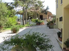 รูปภาพของโรงแรม: Valle degli Ulivi appartamento