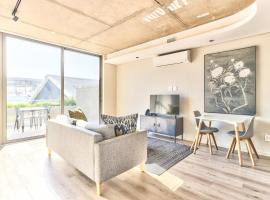 Hotel fotografie: Studio with Balcony and City views