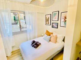 New Designer Studio next to Casino Square with AC & Internet, hotel v destinaci Monte Carlo