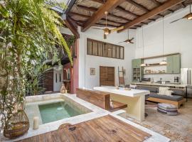 Hình ảnh khách sạn: NEW PRIVATE 3 bedroom CASA in the old city with ensuite bathrooms and plunge pool