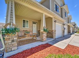 Hotel foto: Inviting Cheyenne Townhome about 4 Mi to Downtown