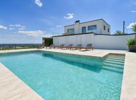 صور الفندق: Gorgeous Home In Sveta Nedjelja With Private Swimming Pool, Can Be Inside Or Outside