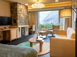 Stone Hedge Hotel
