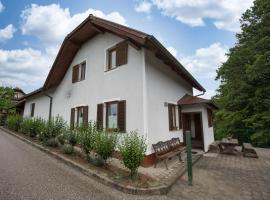 A picture of the hotel: Family Friendly House Marija - Happy Rentals