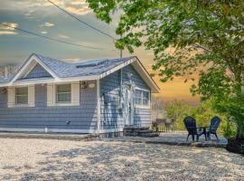 Beach cottage villa, hotel in Baiting Hollow