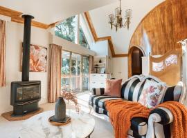 Olinda Enchanted Tower Spa Gas Log Fire and Netflix, hotel en Olinda