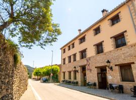 A picture of the hotel: Hostal El Guerrer