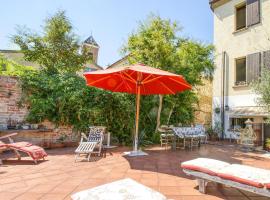 Hotel Photo: Beautiful Apartment In Casteldimezzo With Kitchen