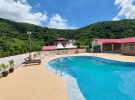 Shalom Farmhouse by the hillside, ξενοδοχείο σε Ιμπχάλ