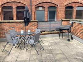 Hotel kuvat: Central Leeds townhouse with private roof garden Sleeps 4