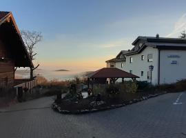 Kastanienhof Apartment Hotel, ξενοδοχείο σε Dannenfels