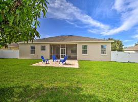 מלון צילום: Modern Retreat with Screened Porch and Game Room!