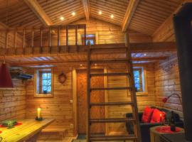 Cottage On Wild River In Lapland/Sweden, hotel in Karlsten