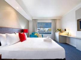 Hotel Photo: King Studio Harbourfront Haven with Tropical Pool