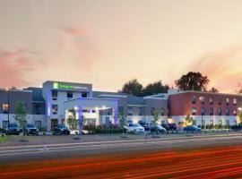 호텔 사진: Holiday Inn Express & Suites - Williamstown - Glassboro, an IHG Hotel