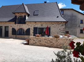 gite de La Carrière, Hotel in Saint-Julien-de-Piganiol