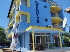 Family hotel Neptun - Lozenets