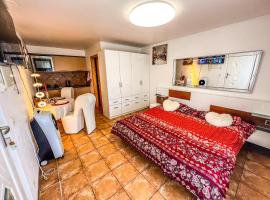 Hotel Foto: Studio romantique vue sur camping